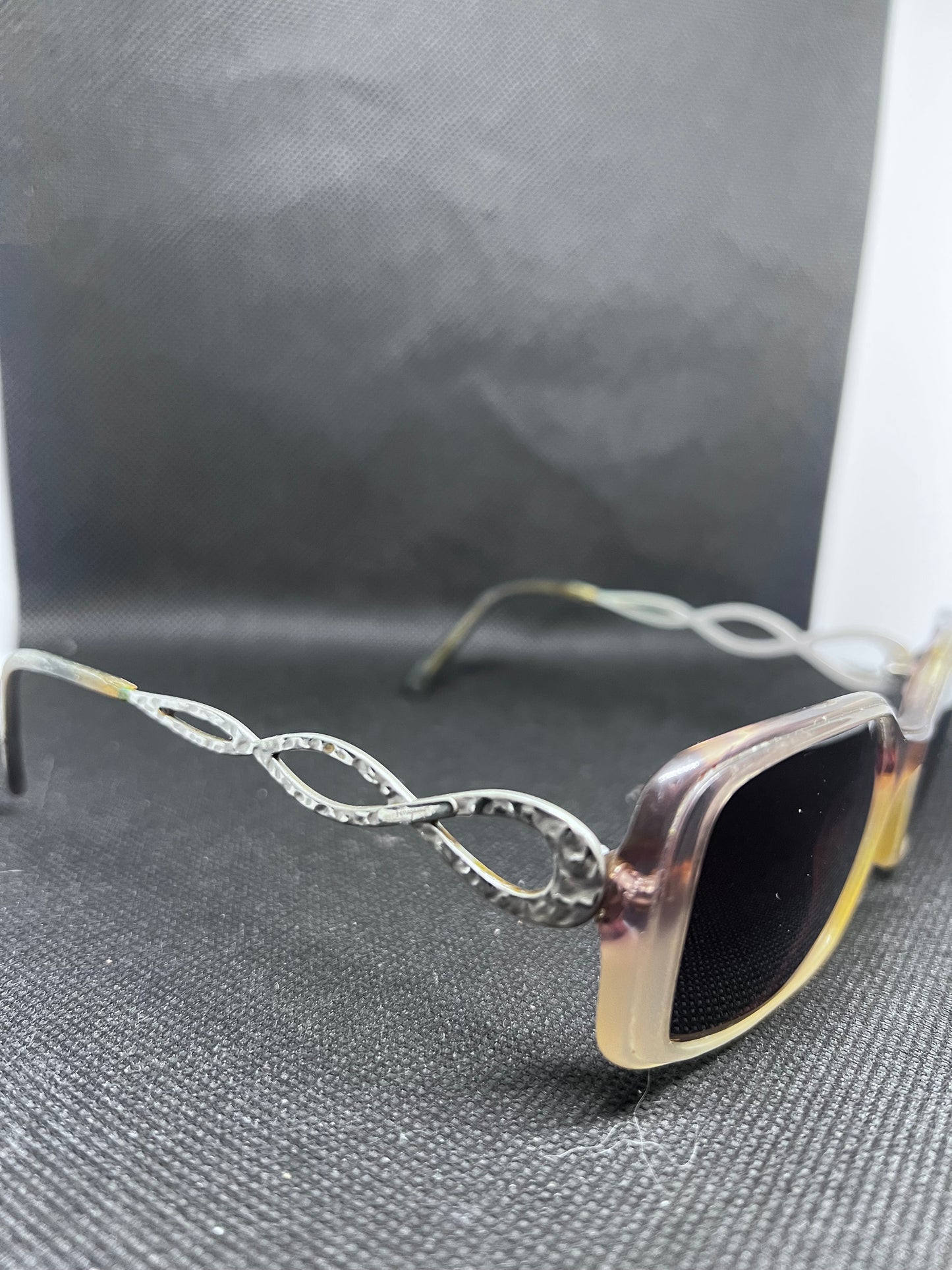 Salvatore Ferragamo Vintage Occhiali da Sole – Lenti Rettangolari Slim con Aste in Metallo Intrecciato
