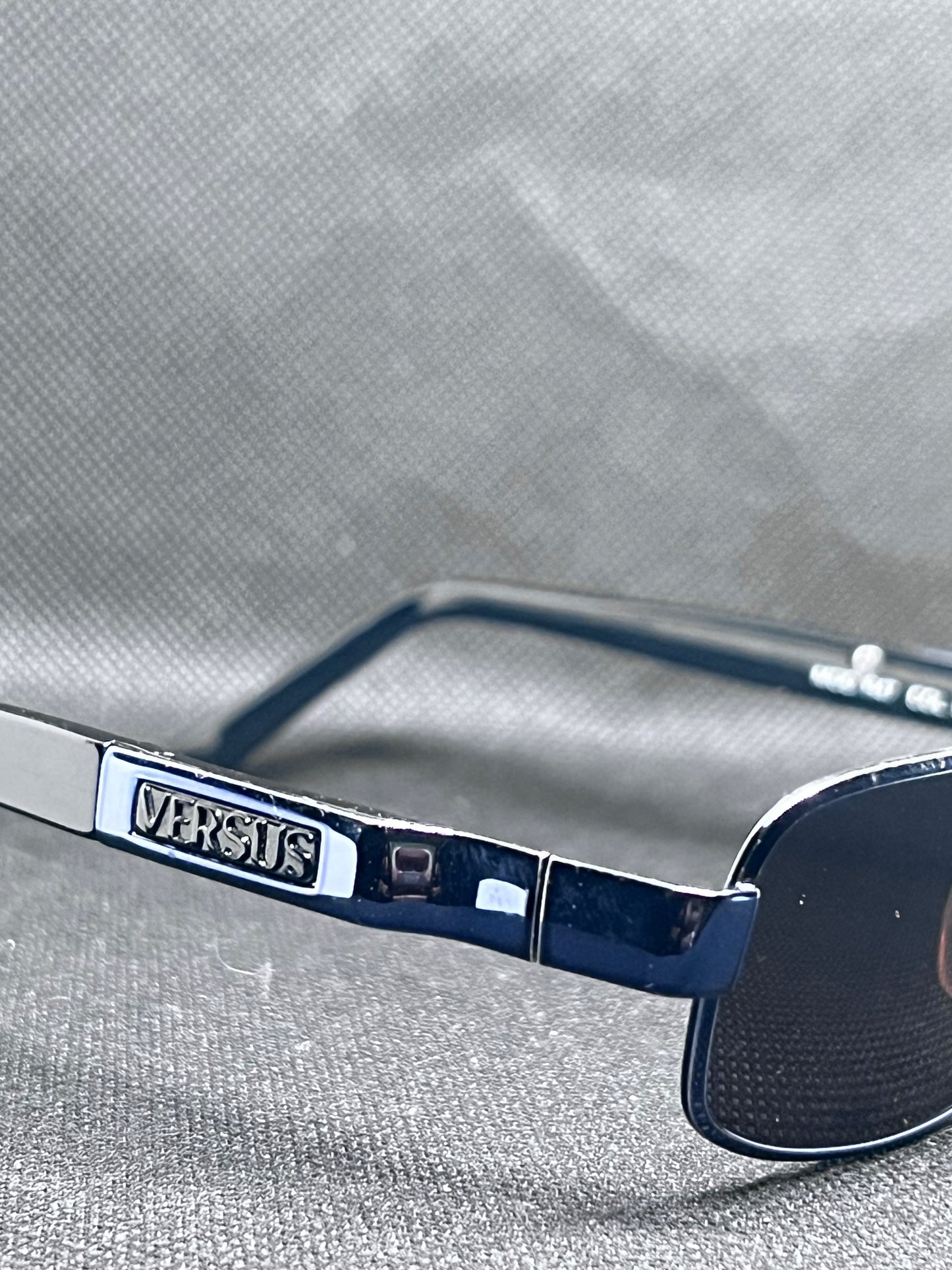 Sunglasses VERSUS
